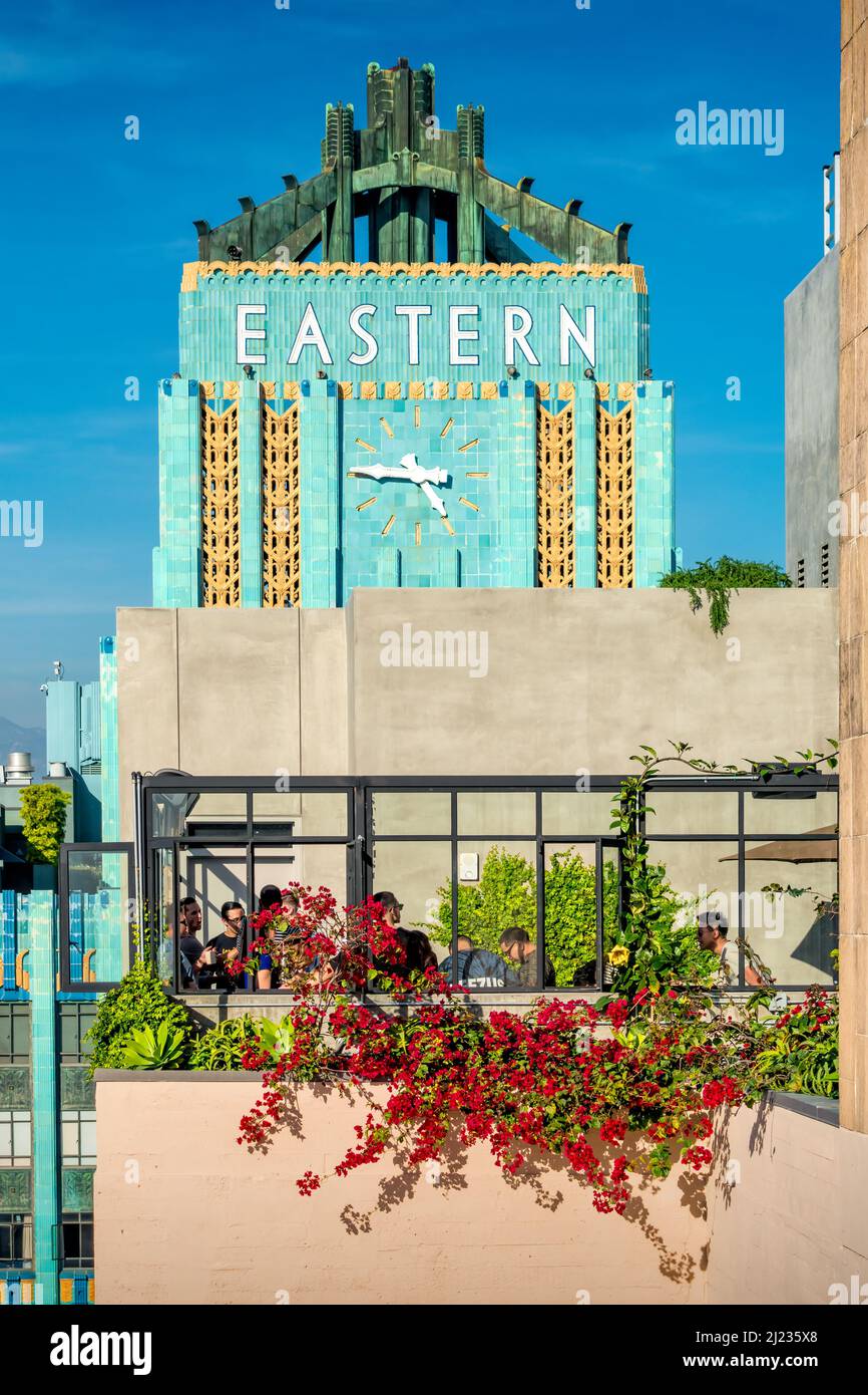 Festa sul tetto in un hotel nel centro di Los Angeles, California, USA, in una giornata di sole. Foto Stock