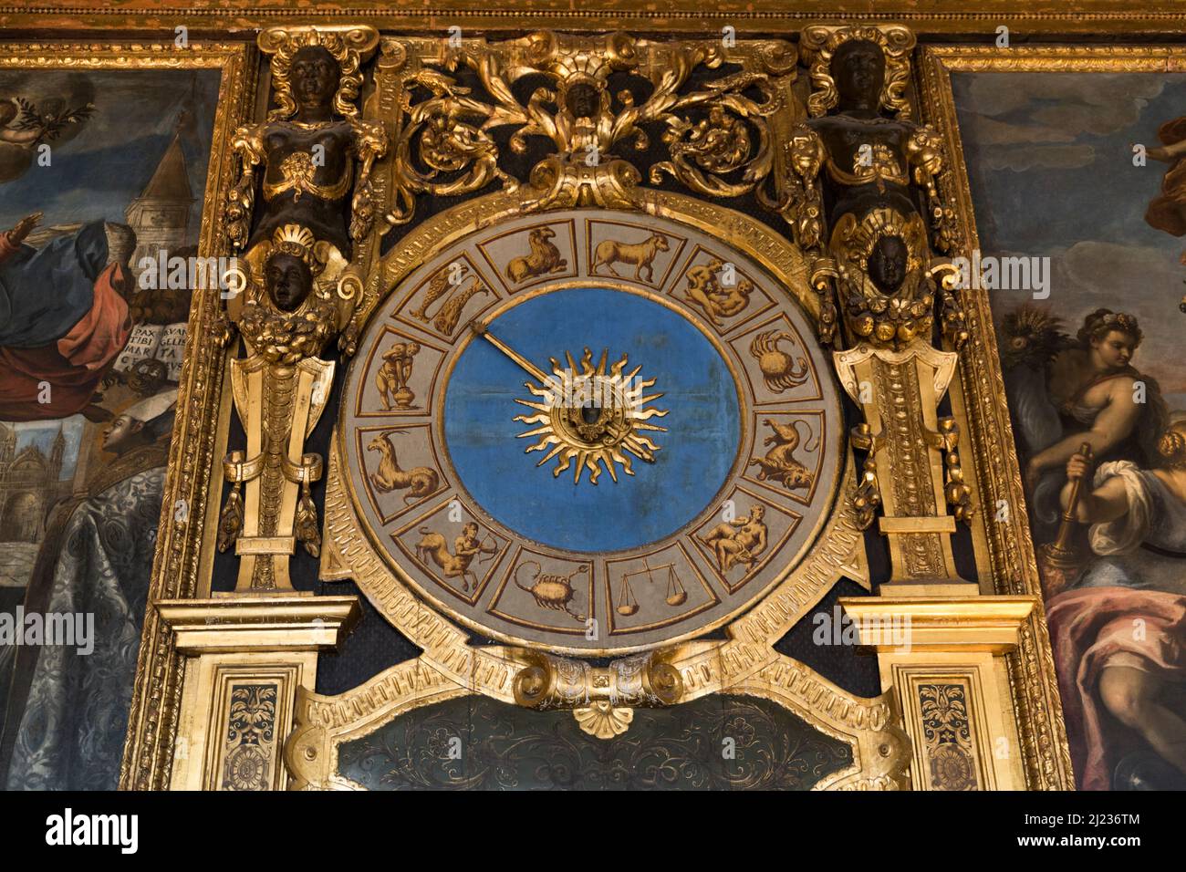 Italia Venezia Palazzo Ducale, antico orologio da parete zodiacale Foto Stock