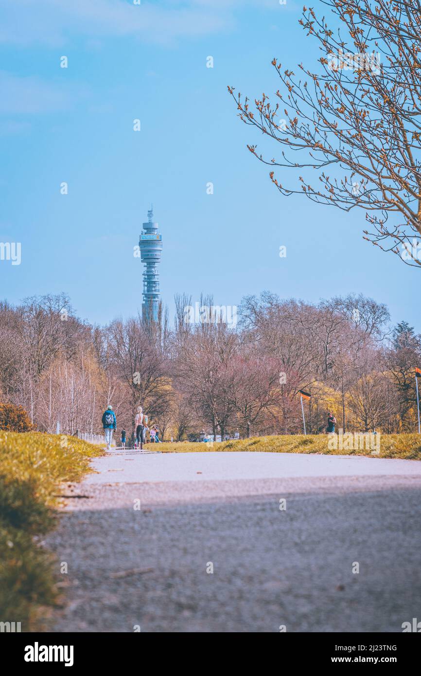 Regents Park, Londra con BT torre Foto Stock