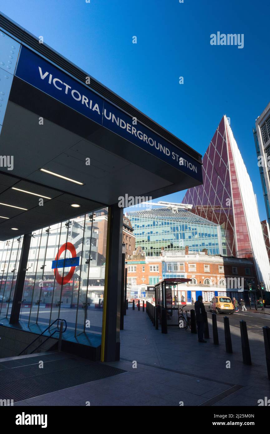 Ingresso alla stazione della metropolitana Victoria Foto Stock