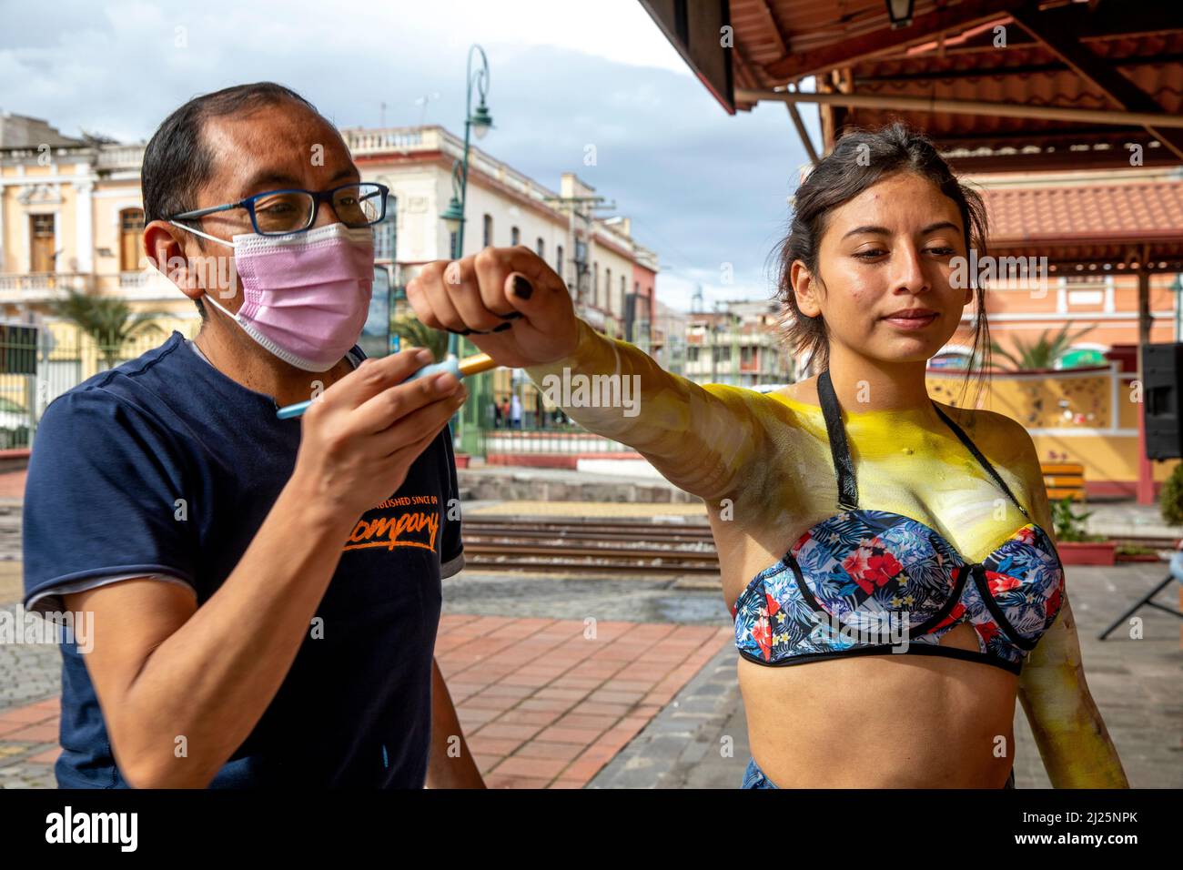 Pittore di corpo a Riobamba, Ecuador Foto Stock
