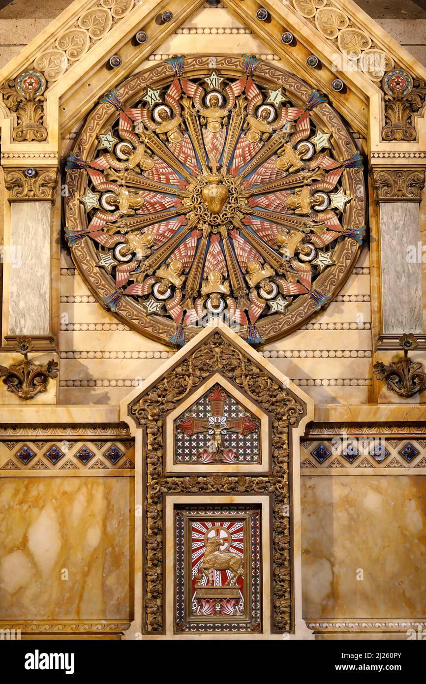 Basilica del Sacro cuore, Parigi, Francia. Santa Margherita Maria cappella frontone altare quadrante della guardia di opere d'arte d'onore Foto Stock