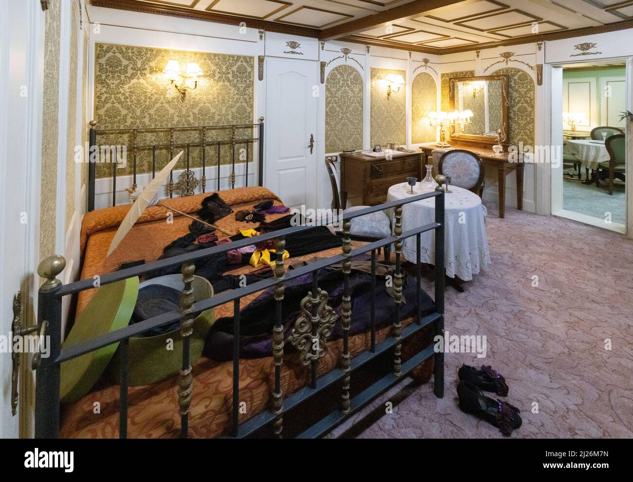 Interni Titanic; ricostruzione di una suite Titanic di prima classe sul RMS Titanic, The Titanic Exhibition, Londra 2022 Foto Stock
