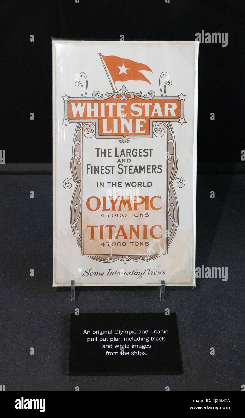 I manufatti Titanic; un originale piano White Star Line delle navi Titanic e Olympic,- cimeli Titanic alla Titanic Exhibition di Londra UK Foto Stock
