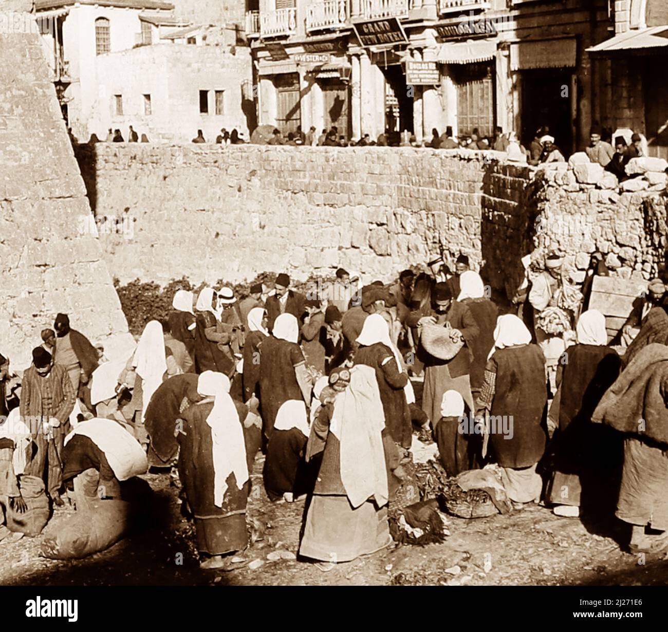 Mercato, porta Jaffa, Gerusalemme, Israele, inizio 1900s Foto Stock
