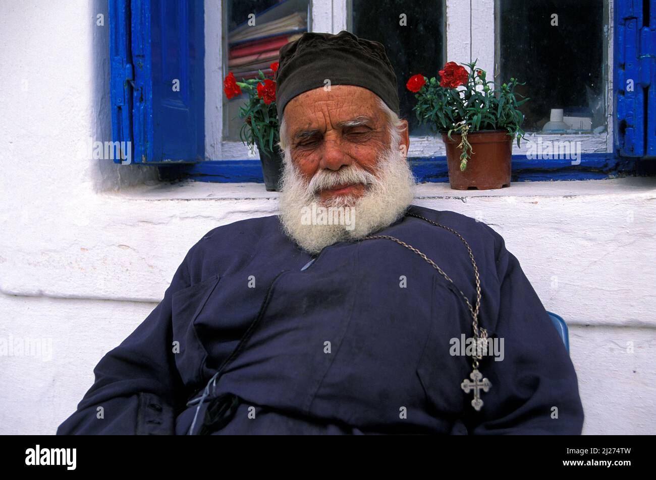 Papa dormiente, isola di Karpathos, Dodecaneso, Grecia, Europa Foto Stock