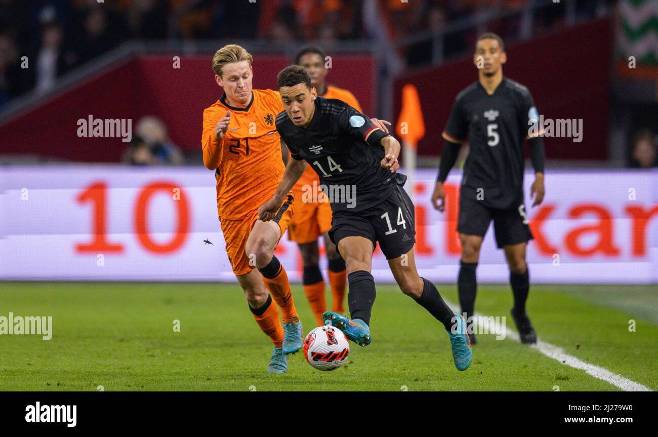 Jamal Musiala (Deutschland), Frenkie de Jong (Niederlande) Niederlande - Deutschland Olanda - Germania 29.03.2022, Fussball; DFB, Saison 2021/22 Foto Stock