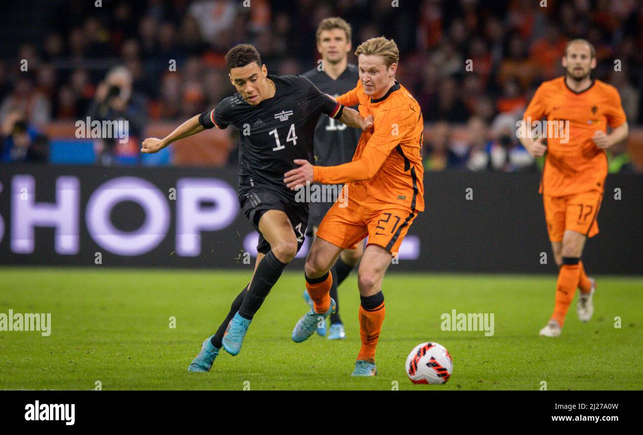 Jamal Musiala (Deutschland), Frenkie de Jong (Niederlande) Niederlande - Deutschland Olanda - Germania 29.03.2022, Fussball; DFB, Saison 2021/22 Foto Stock