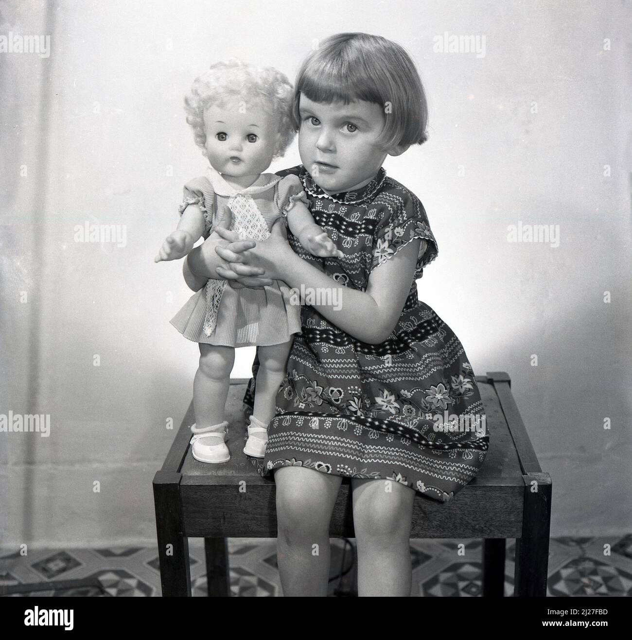 Black female doll immagini e fotografie stock ad alta risoluzione - Alamy