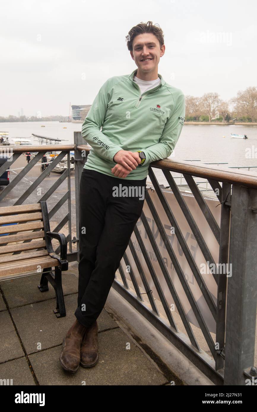 Londra, Regno Unito. 30th Mar 2022. James Bernard del Michigan, USA.Oxford & Cambridge gli equipaggi incontrano la stampa al London Rowing Club su Putney Embankment. Gli equipaggi maschili e femminili per la gara di barche di domenica hanno partecipato a un evento stampa Meet the. Credit: Peter Hogan/Alamy Live News Foto Stock