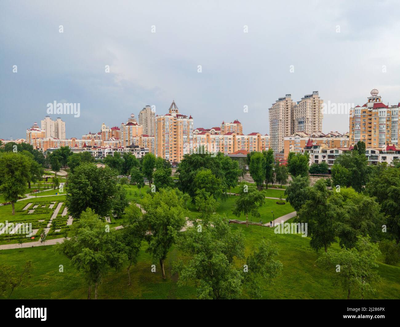 Bellissimo parco Natalka nella città di Kyiv, Ucraina Foto Stock