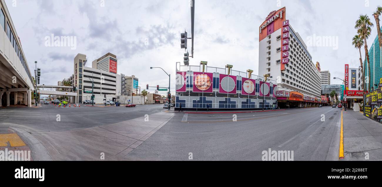 Las Vegas, USA - 10 marzo 2019: Vecchio parcheggio e casinò all'incrocio di Odgen 1.st Street nella parte vecchia di Las Vegas, USA. Foto Stock