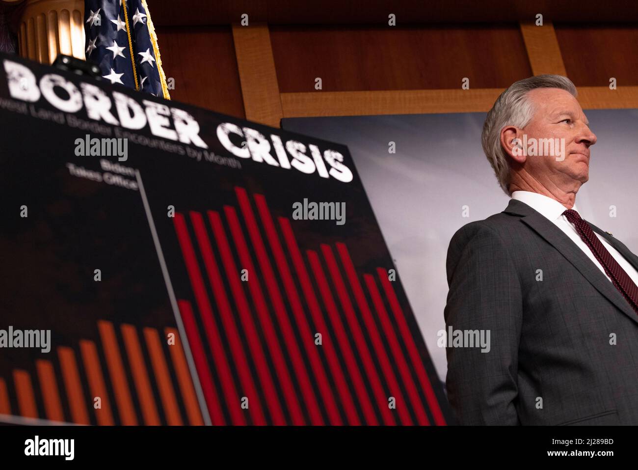 Washington, Stati Uniti d'America. 30th Mar 2022. Senatore degli Stati Uniti il senatore degli Stati Uniti Tommy Tuberville (repubblicano dell'Alabama) parla ad una conferenza stampa della GOP sullo stato del confine meridionale degli Stati Uniti nel Campidoglio il 30 marzo 2022, Washington, DC, Stati Uniti accreditamento: Aaron Schwartz/CNP/Sipa USA accreditamento: Sipa USA/Alamy Live News Foto Stock