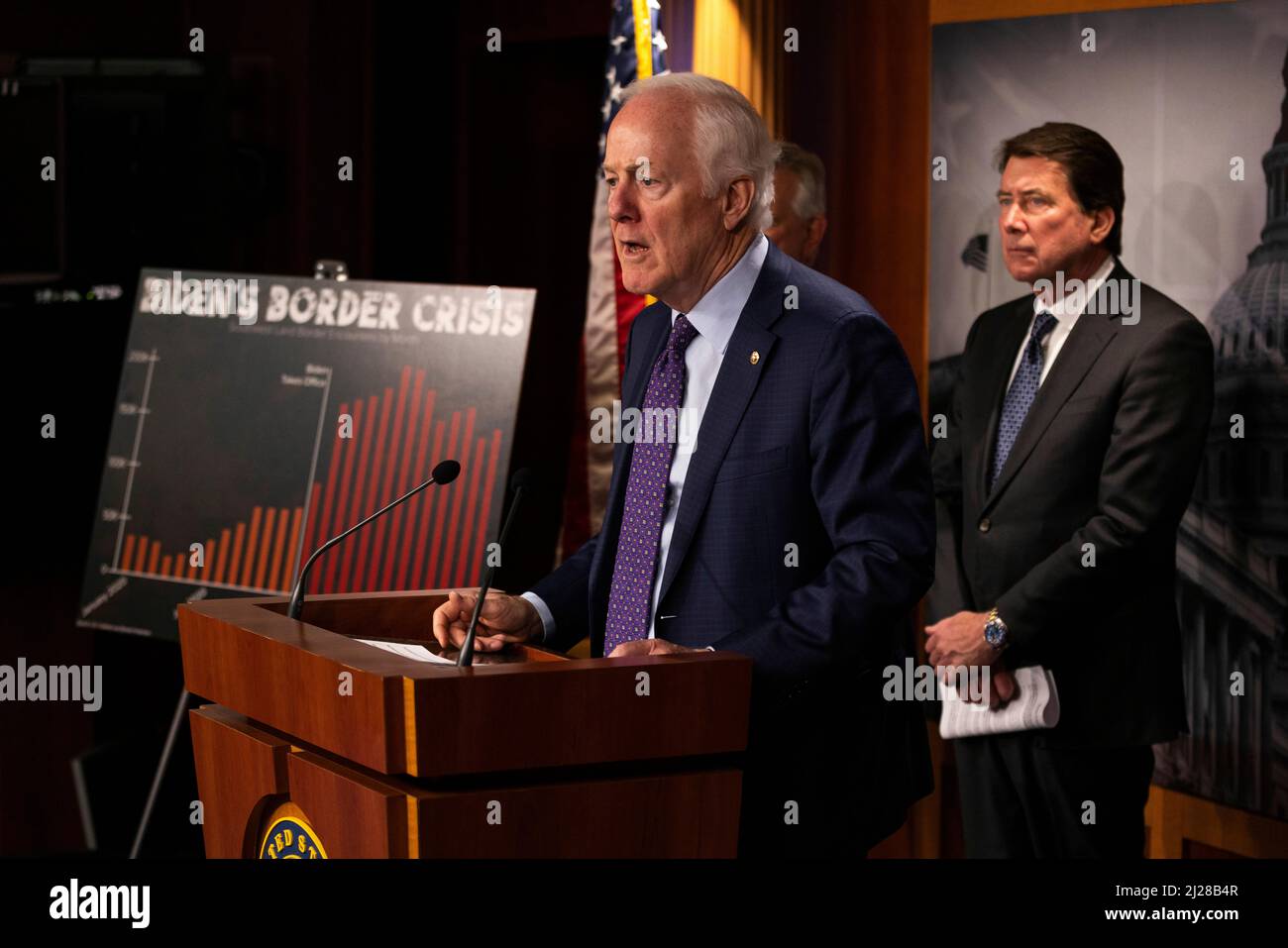 Washington, Vereinigte Staaten. 30th Mar 2022. Il senatore degli Stati Uniti John Cornyn (repubblicano del Texas) parla ad una conferenza stampa della GOP sullo stato del confine meridionale degli Stati Uniti nel Campidoglio il 30 marzo 2022, Washington, DC, Stati Uniti credito: Aaron Schwartz/CNP/dpa/Alamy Live News Foto Stock