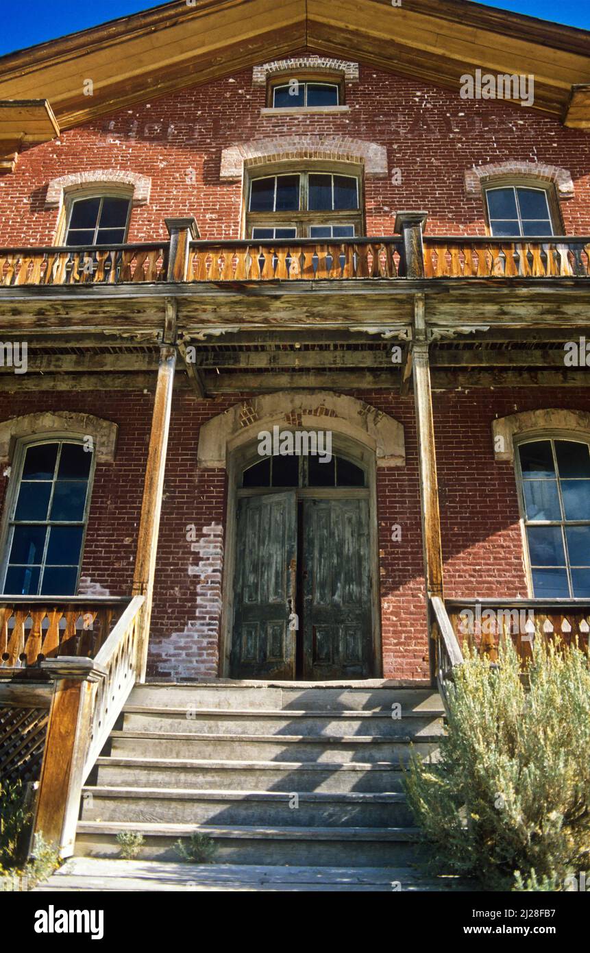 MT: Beaverhead County, Dillon Area, Bannack state Park (città fantasma), di fronte al Banned Brick hotel; Hotel Meade [chiedere #170,055.] Foto Stock