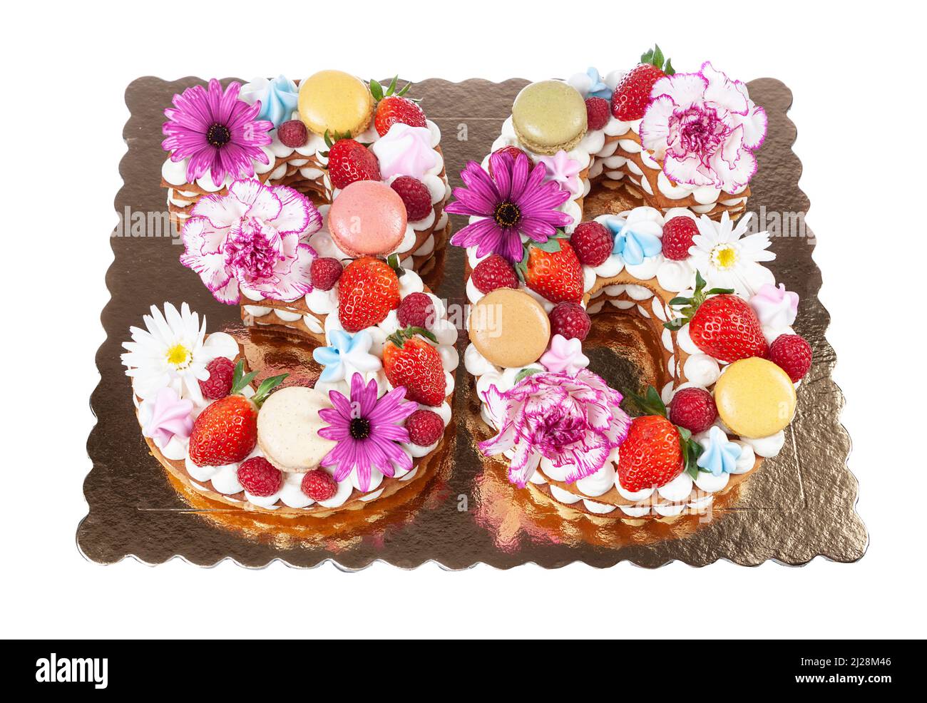Torta di compleanno ricoperta di fiori immagini e fotografie stock ad alta  risoluzione - Alamy