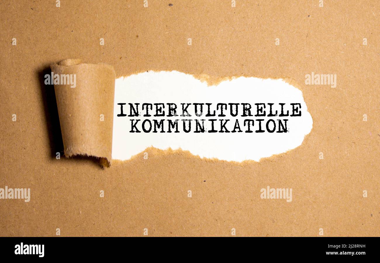 mucchio di lettere rotonde in bianco e nero e parola di comunicazione scritta in tedesco da parte di side kommunikation Foto Stock