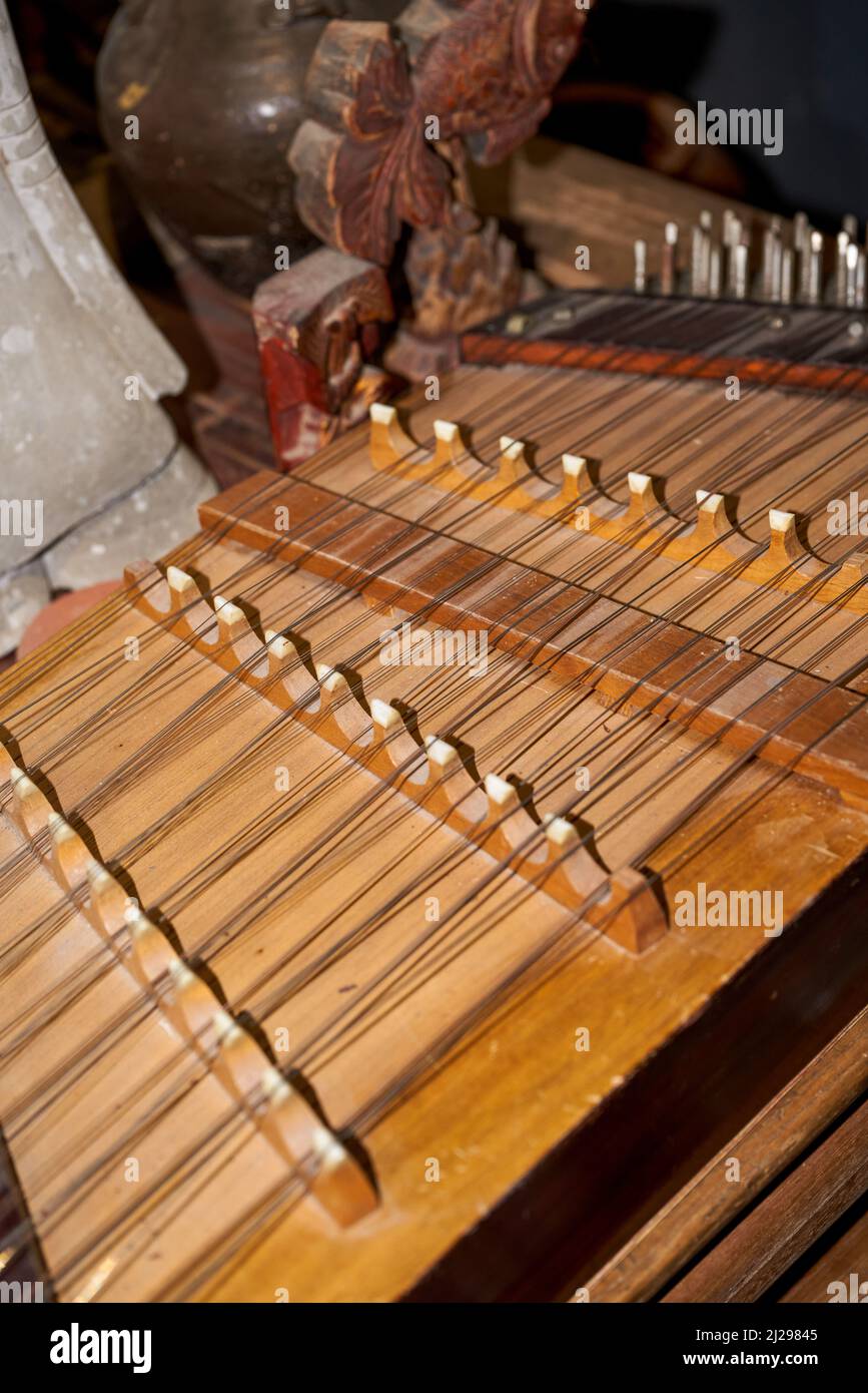 Primo piano di una vecchia stringa di ziother tradizionale Foto Stock