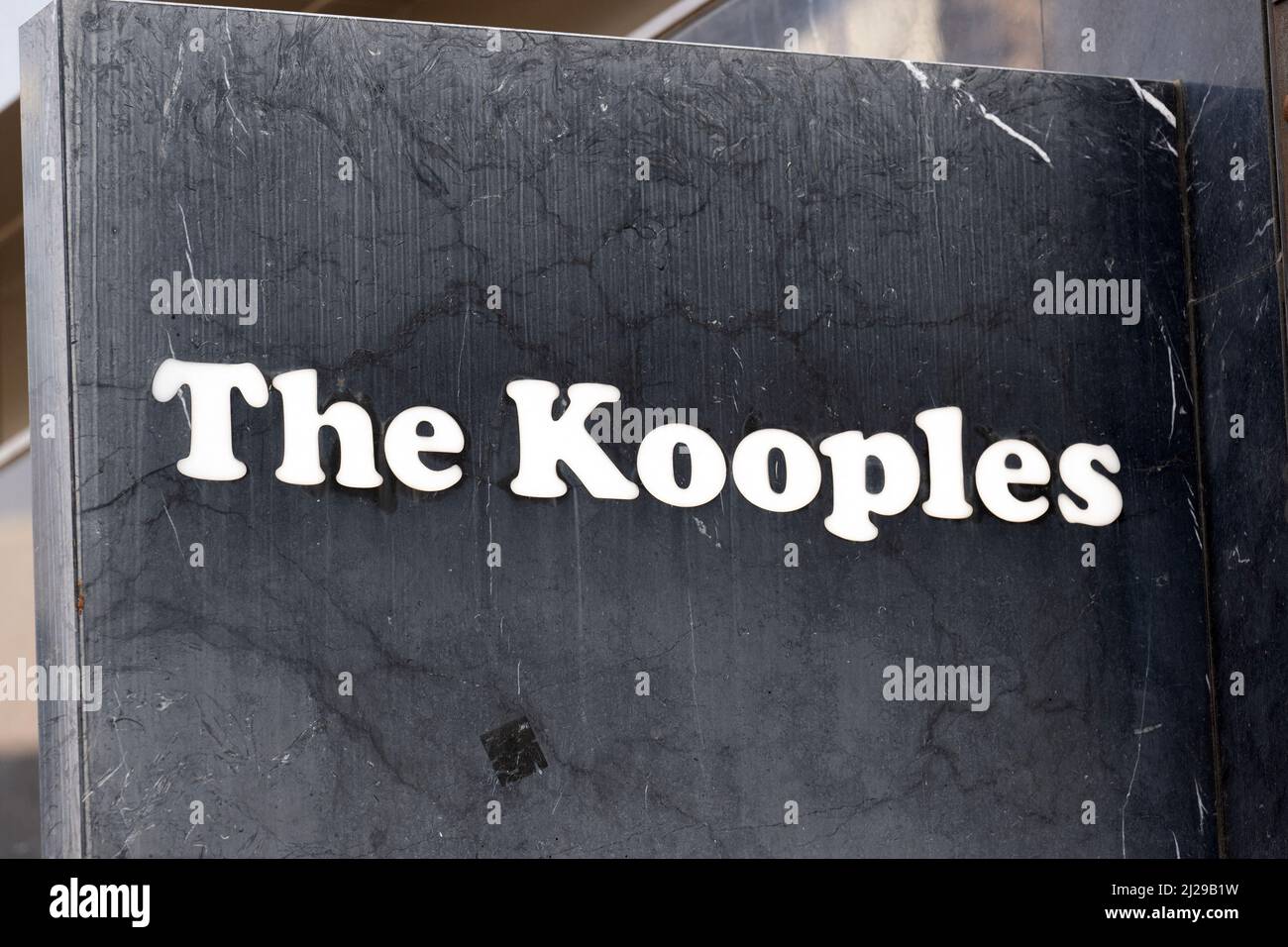 Un segno di negozio dei KOOPLES, il 28 2022 marzo a Los Angeles CA, USA. Foto di David Niviere/ABACAPRESS.COM Foto Stock