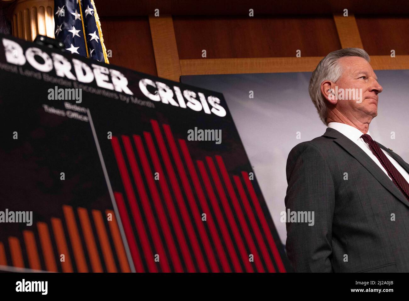 Senatore degli Stati Uniti il senatore degli Stati Uniti Tommy Tuberville (repubblicano dell'Alabama) parla a una conferenza stampa della GOP sullo stato del confine meridionale degli Stati Uniti nel Campidoglio il 30 marzo 2022, Washington, DC, USA. Foto di Aaron Schwartz/CNP/ABACAPRESS.COM Foto Stock