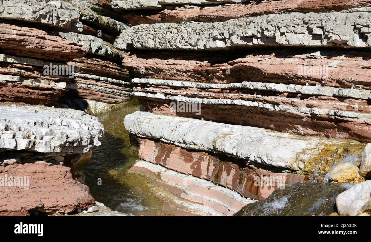 La splendida formazione geologica Brent de l'Art a Sant'Antonio di Tortal a Trichiana in provincia di Belluno Foto Stock