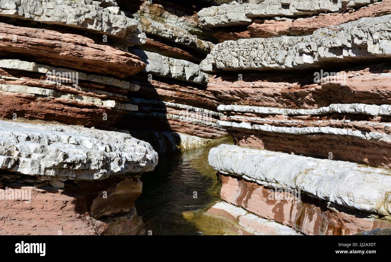 La splendida formazione geologica Brent de l'Art a Sant'Antonio di Tortal a Trichiana in provincia di Belluno Foto Stock