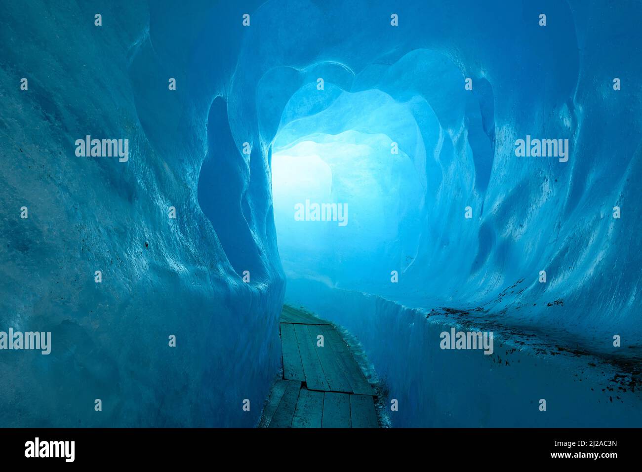 Grotta di ghiaccio nel ghiacciaio del Rodano, Ct.Vallese, Svizzera Foto Stock