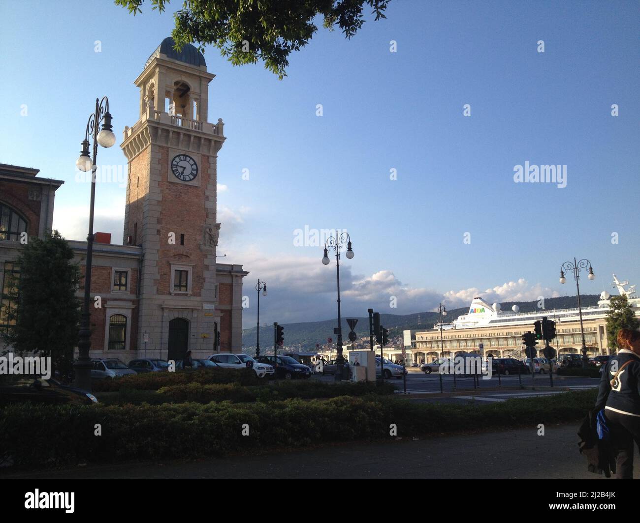 Porto di Trieste in Italia durante l'estate Foto Stock