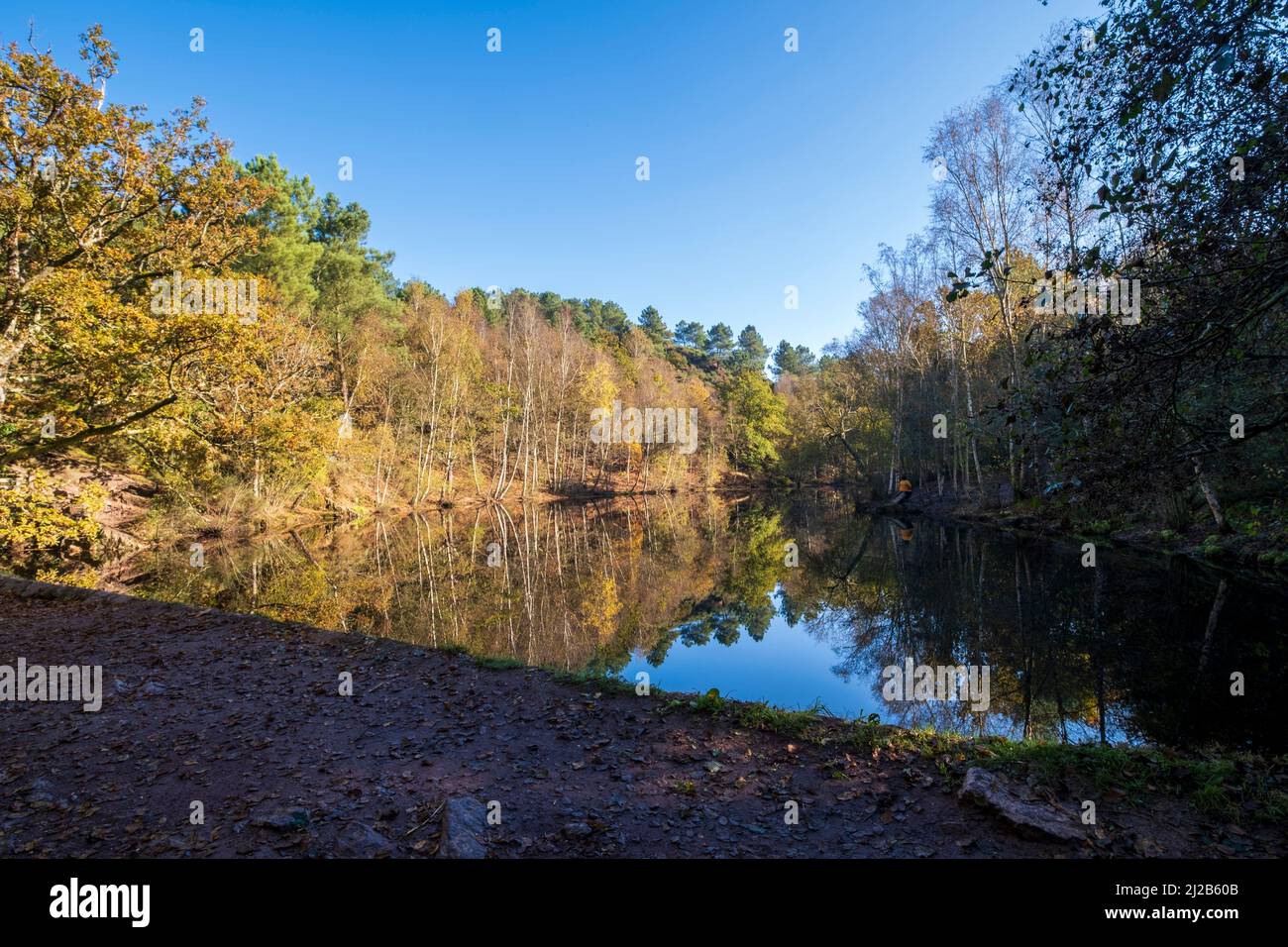 Trehorenteuc (Bretagna, Francia nord-occidentale): Mitologia arturiana e Signora del Lago, la “Val sans retour” (Valle senza ritorno) con il lago “M. Foto Stock