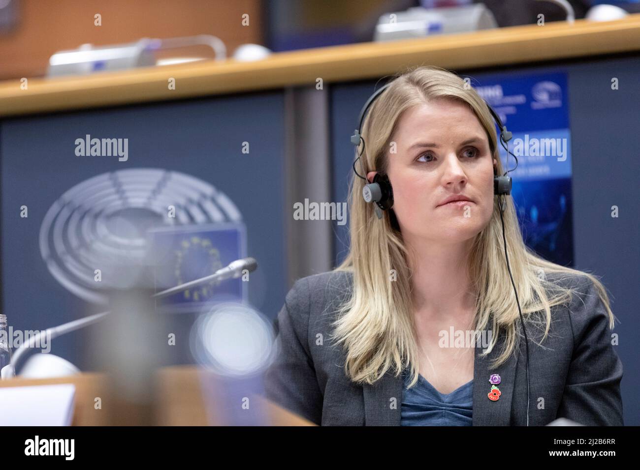 Belgio, Bruxelles, 8 novembre 2021: Frances Haugen, ingegnere americano dei dati e whistleblower che ha rivelato decine di migliaia di interni di Facebook d Foto Stock