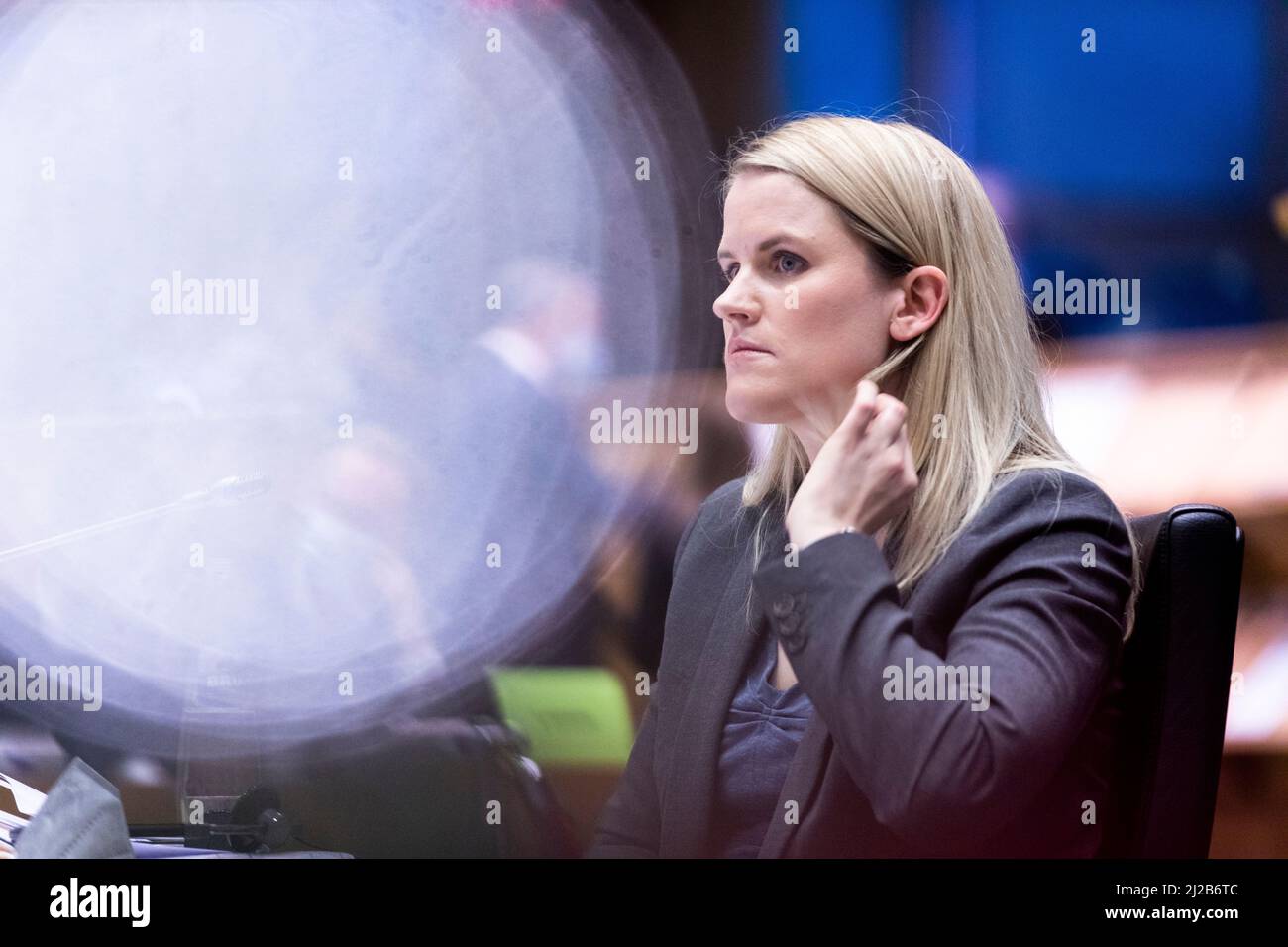 Belgio, Bruxelles, 8 novembre 2021: Frances Haugen, ingegnere americano dei dati e whistleblower che ha rivelato decine di migliaia di interni di Facebook d Foto Stock