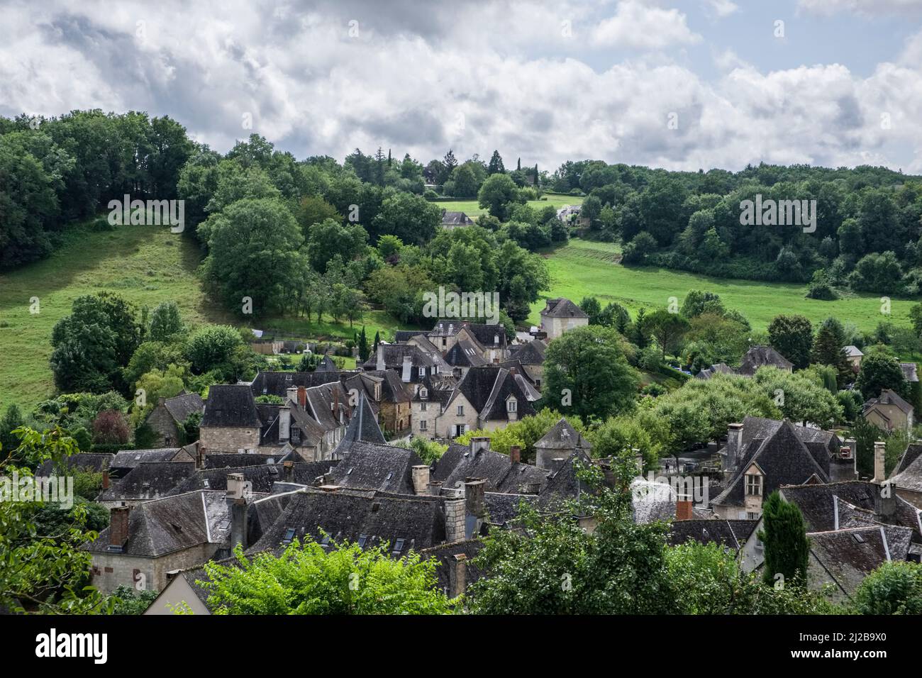 Turenne (Francia meridionale): Villaggio registrato come uno dei più bei villaggi della Francia (premiato con il marchio “Plus Beaux Villages de France French” Foto Stock