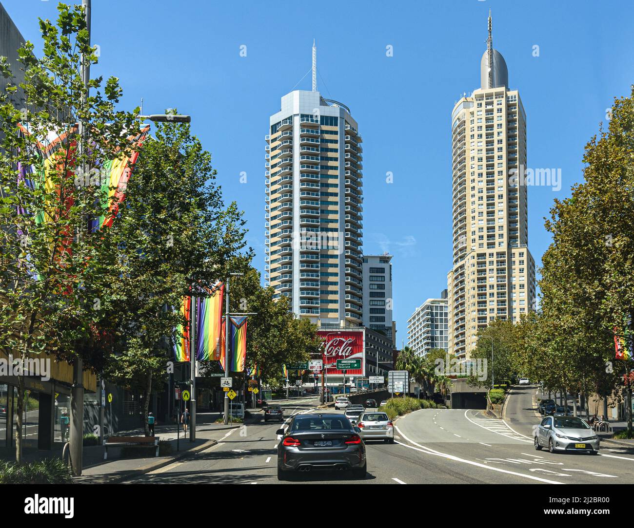 Avvicinandosi al tunnel di Kings Cross in William Street a Sydney Foto Stock