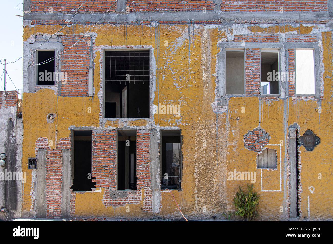 Facciata di un edificio abbandonato. San Miguel de Allende, Guanajuato, Messico Foto Stock
