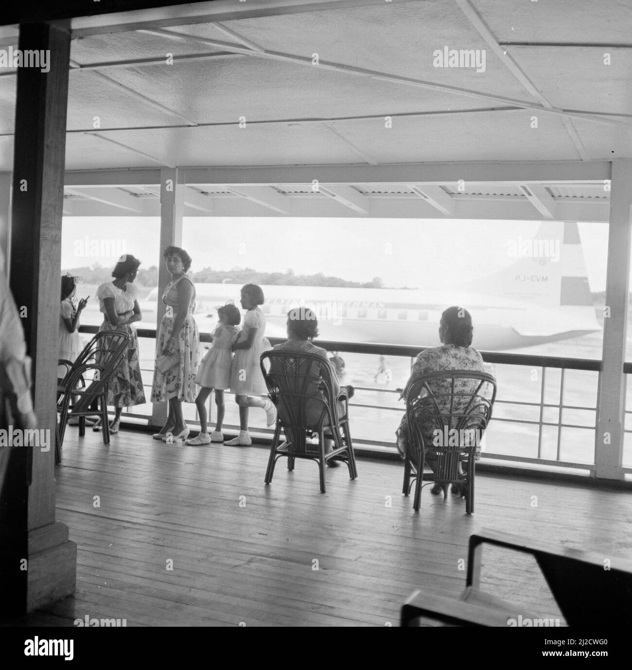 Sala di partenza dell'Aeroporto di Piarco del Porto di Spagna a Trinidad ca. Ottobre 1, 1955 Foto Stock