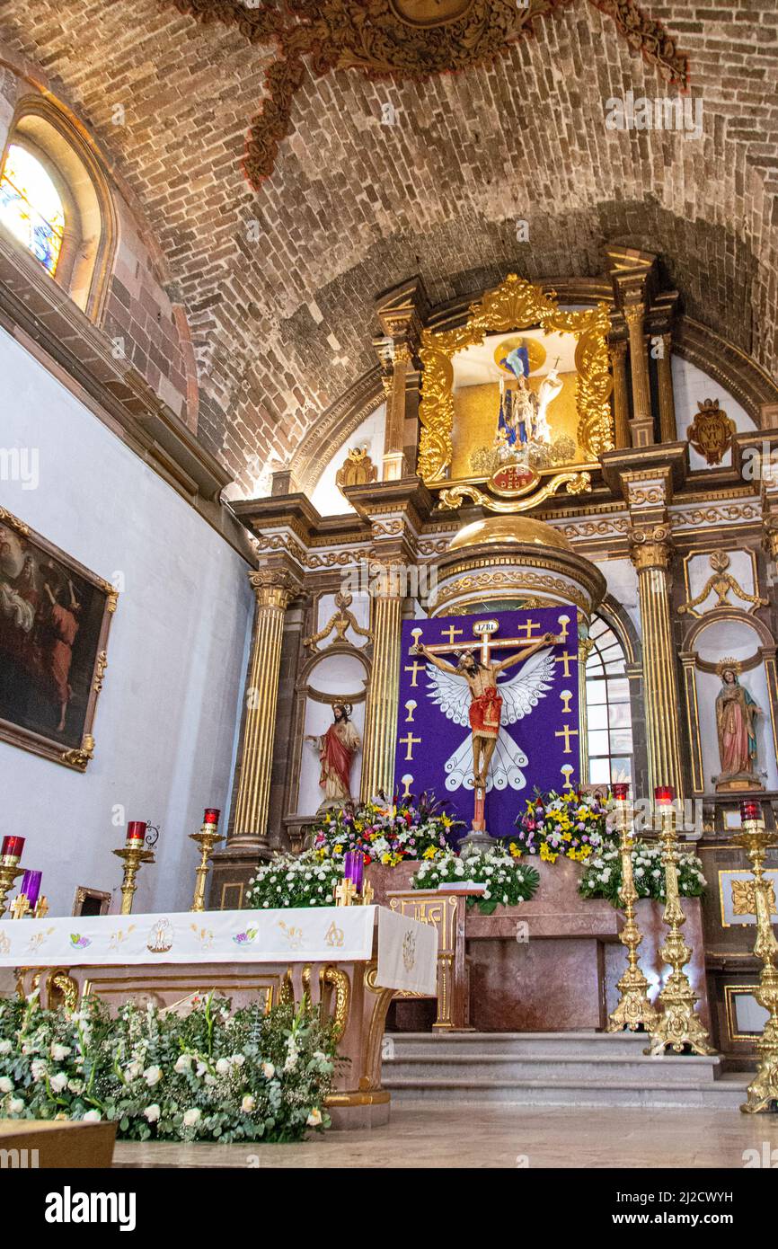 Immagine interna della Chiesa di San Michele Arcangelo o la Parroquia de San Miguel Arcangel, San Miguel de Allende, Guanajuato, Messico. Foto Stock