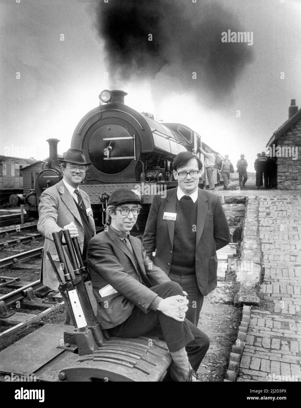 Membri dell'Association of Railway Preservation Societies (da sinistra); David Morgan, Eric Maxwell e Peter Overstone presso la Tanfield Railway Company, Sunniside, Gateshead il 13th aprile 1986 Foto Stock