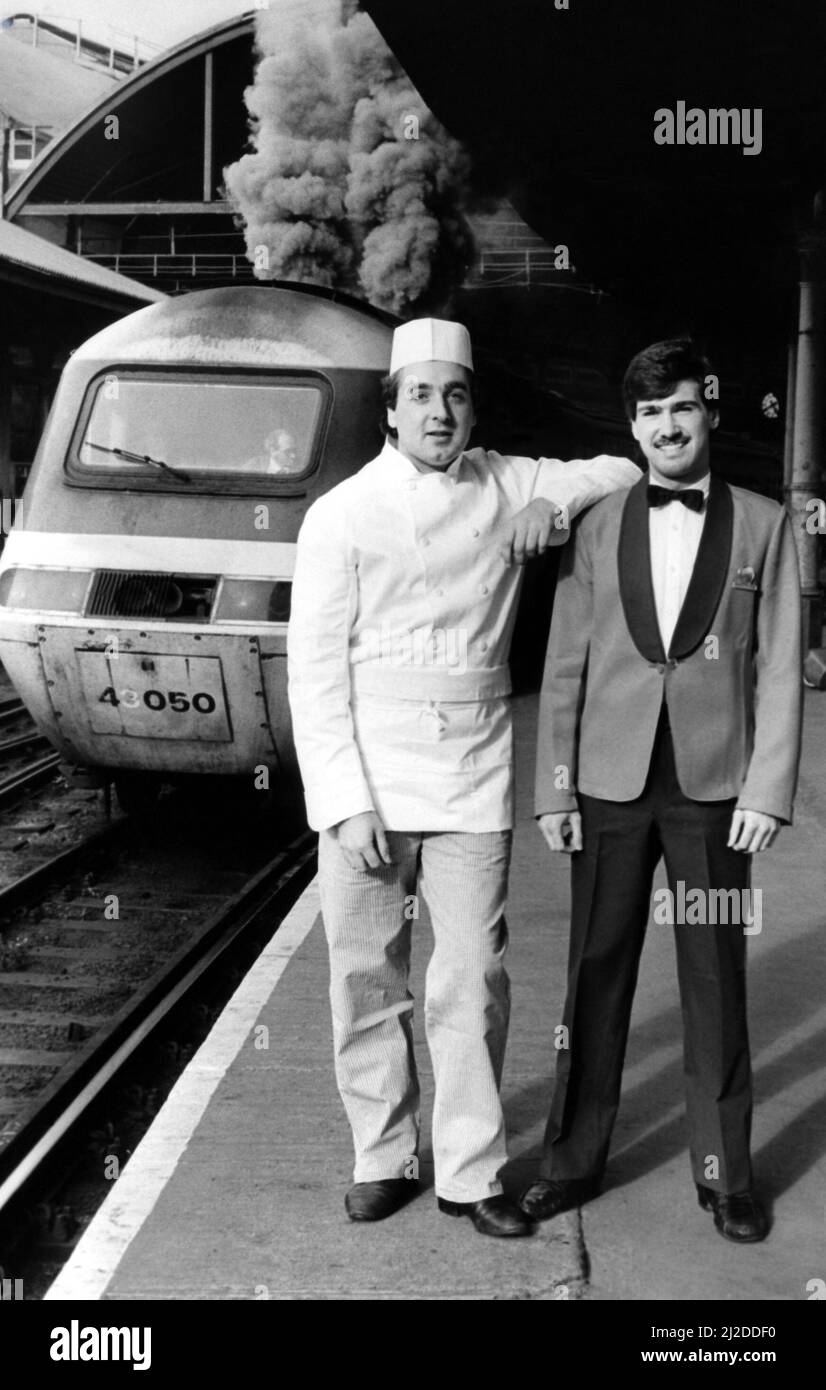 Brian Beacher di Whitley Bay e Graham Lamb (destra) di Gosforth il 21st settembre 1985. Entrambi lavoreranno sul nuovo pullman British Rail Foto Stock
