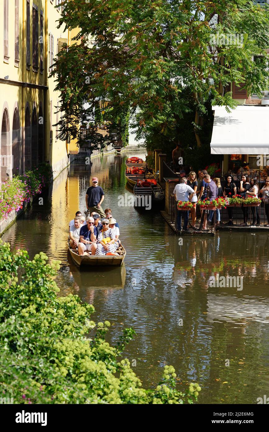 giornata estiva sui canali dell'alsazia Foto Stock