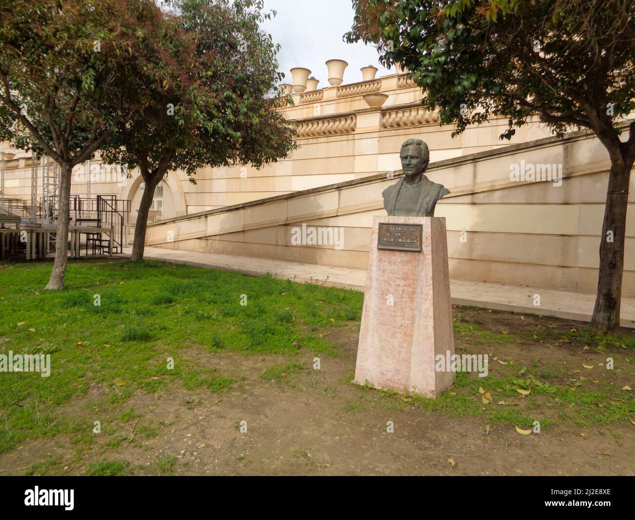 Dettagli architettonici intimi degli elementi neoclassici del Parco l'Aiguera, Benidorm, Costa Dorada, Spagna Foto Stock