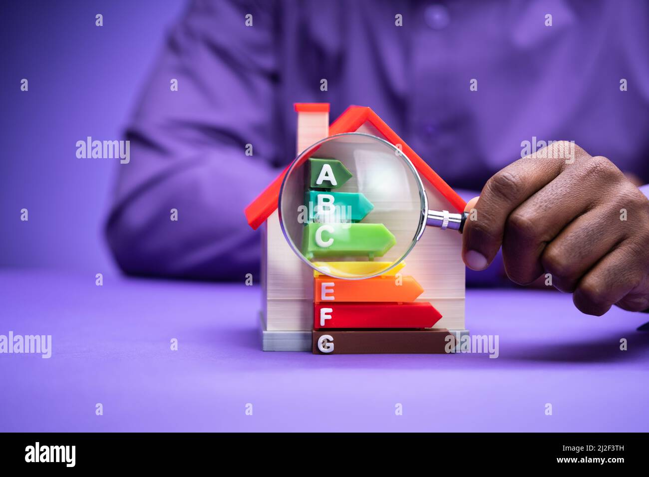 Efficienza energetica della casa. Audit e risparmio energetico ecologico Foto Stock