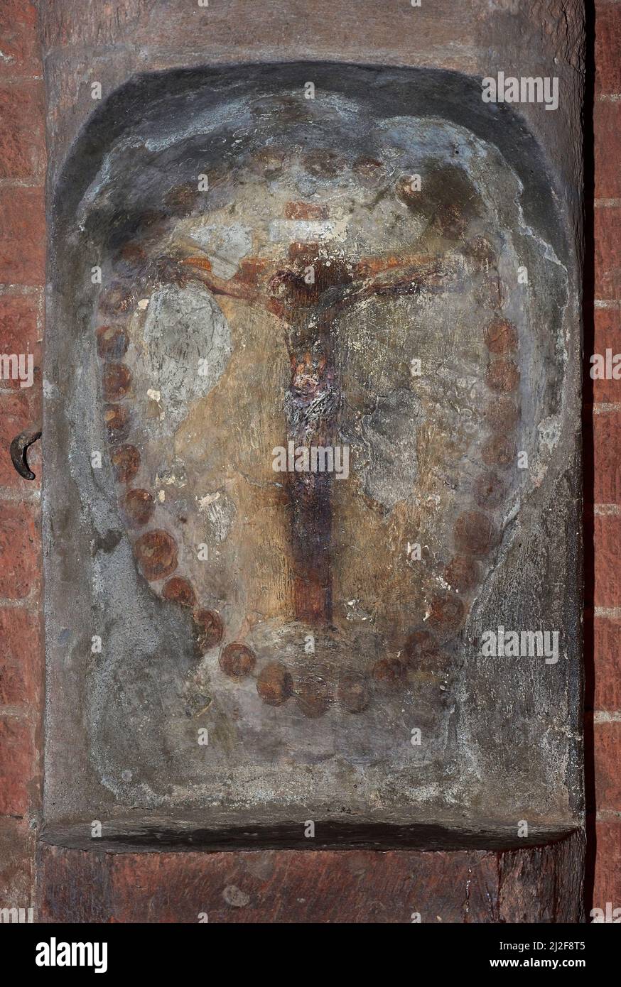 Sulla croce Gesù - affresco - 13th secolo - Piacenza, Italia, chiesa di Santa Brigida Foto Stock