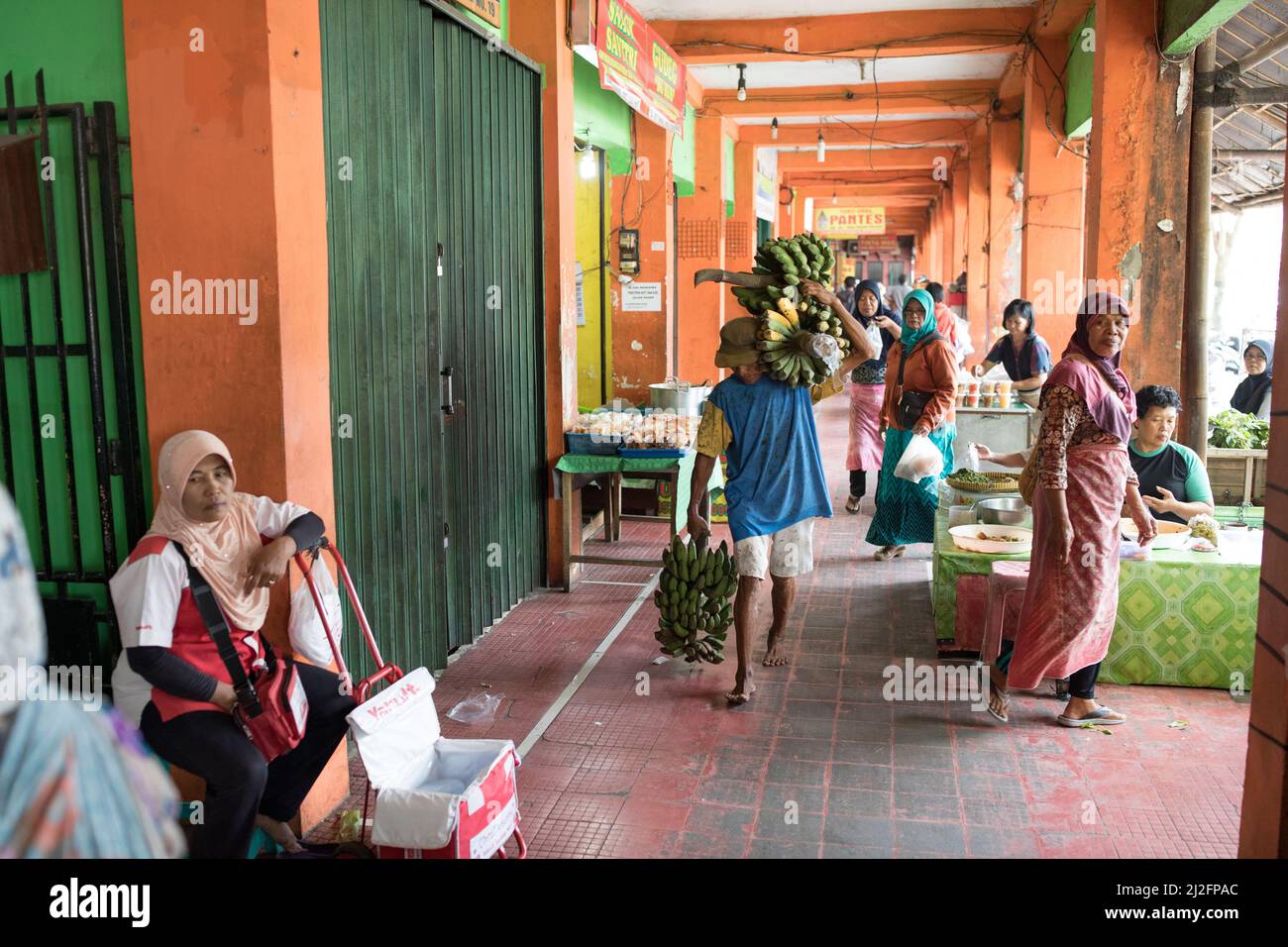 Mercato dei prodotti e dei fiori a Yogyakarta, Indonesia. Foto Stock