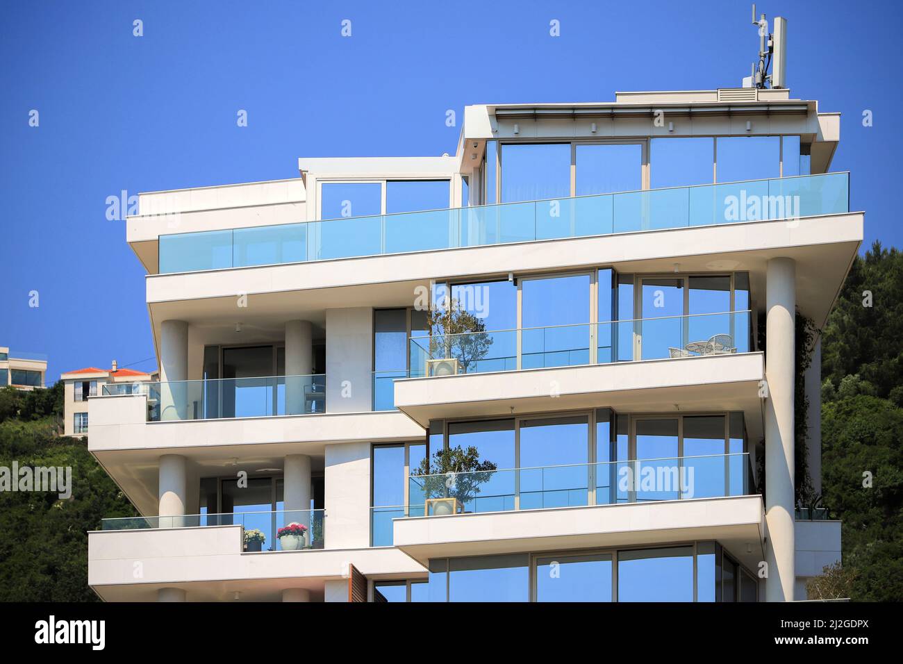 Moderno edificio residenziale in città Foto Stock