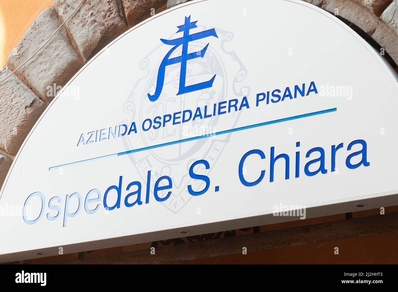 Pisa, Italia - 2 aprile 2022 - ingresso ospedale Santa Chiara a Pisa Foto Stock