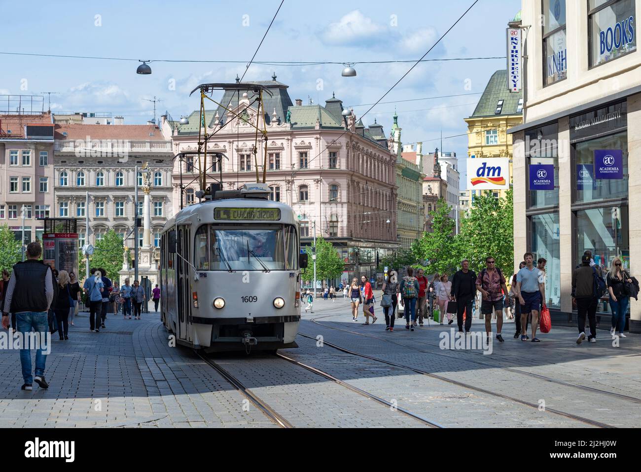 BRNO, REPUBBLICA CECA - 24 APRILE 2018: Tram Tatra K2 nel centro storico di Brno Foto Stock