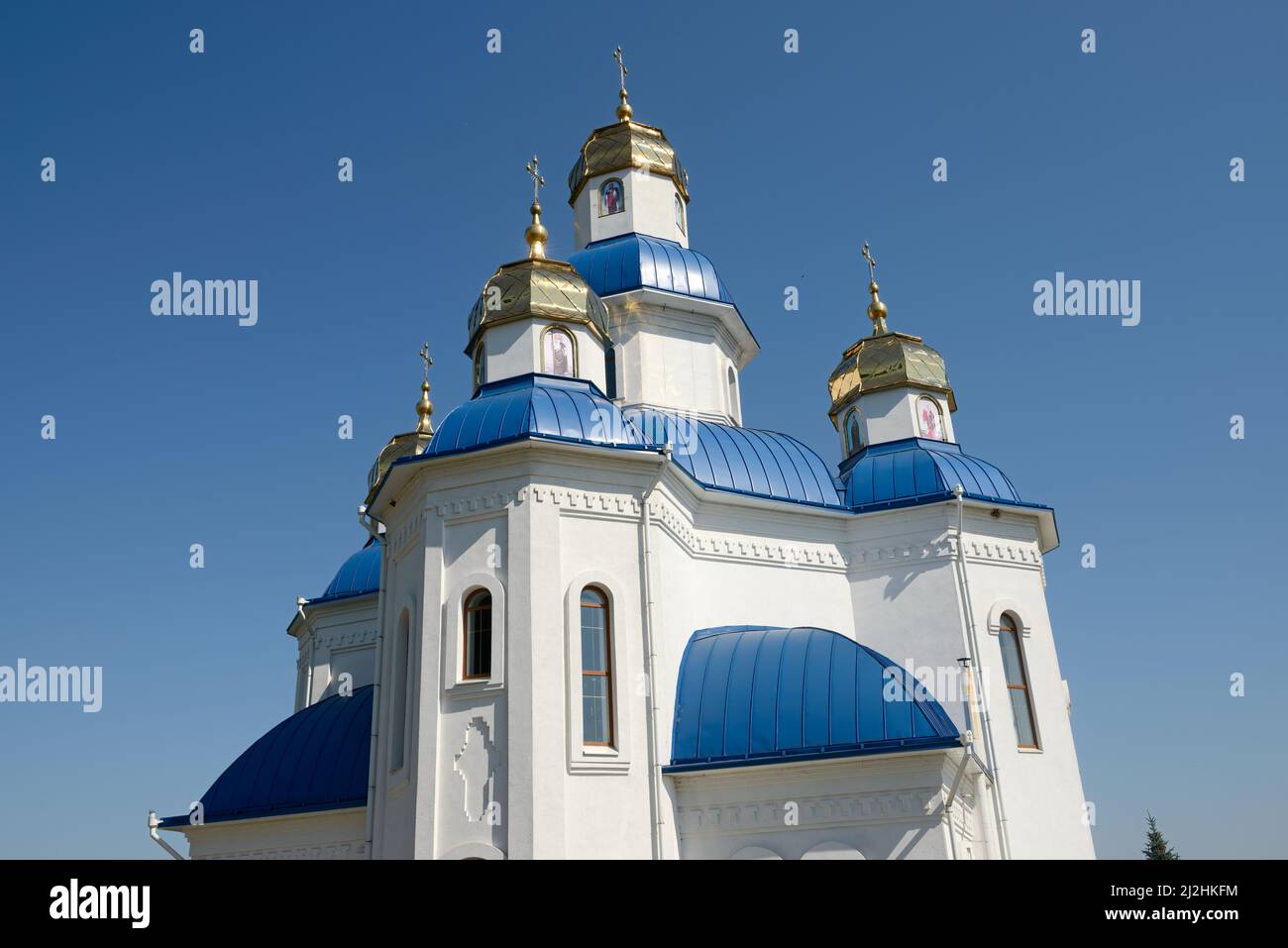 Ortodossi protezione santa chiesa nella luce del sole di mattina in Orlovschina, Dnepropetrovsk regione, Ucraina. Foto Stock