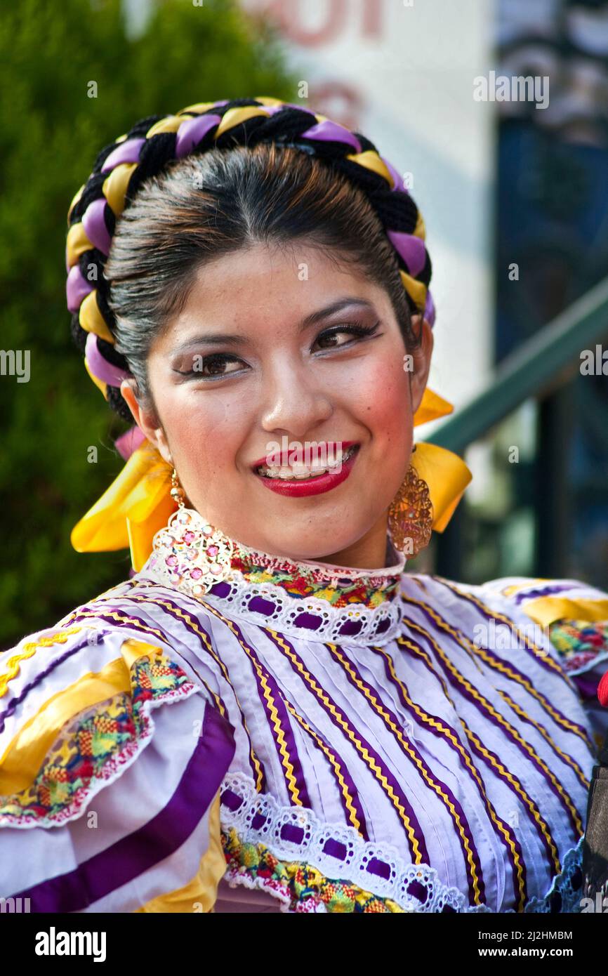Ballerino folcloristico messicano al Mexican Independence Day, Los Angeles, California Foto Stock