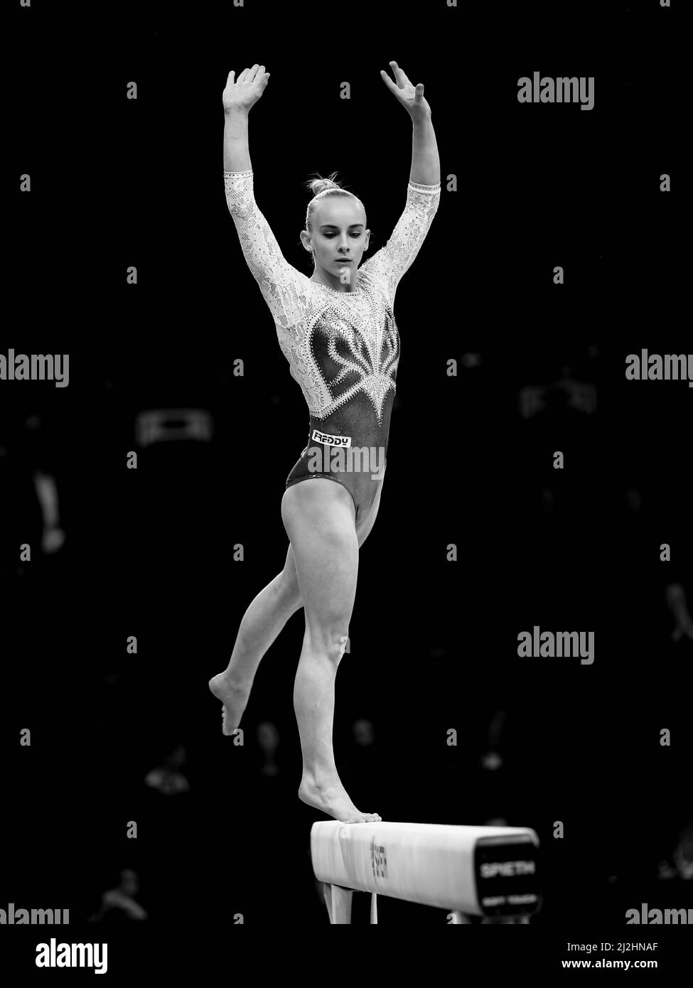 Szczecin, Polonia, 11 aprile 2019: Alice D'Amato d'Italia compete sul balance beam durante i campionati di ginnastica artistica Foto Stock