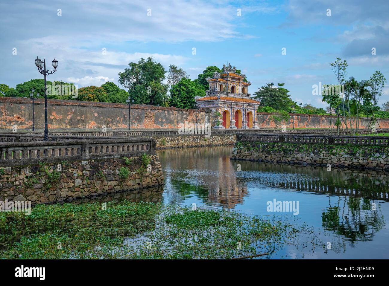 L'antica porta della Città Viola Proibita a Hue, Vietnam Foto Stock